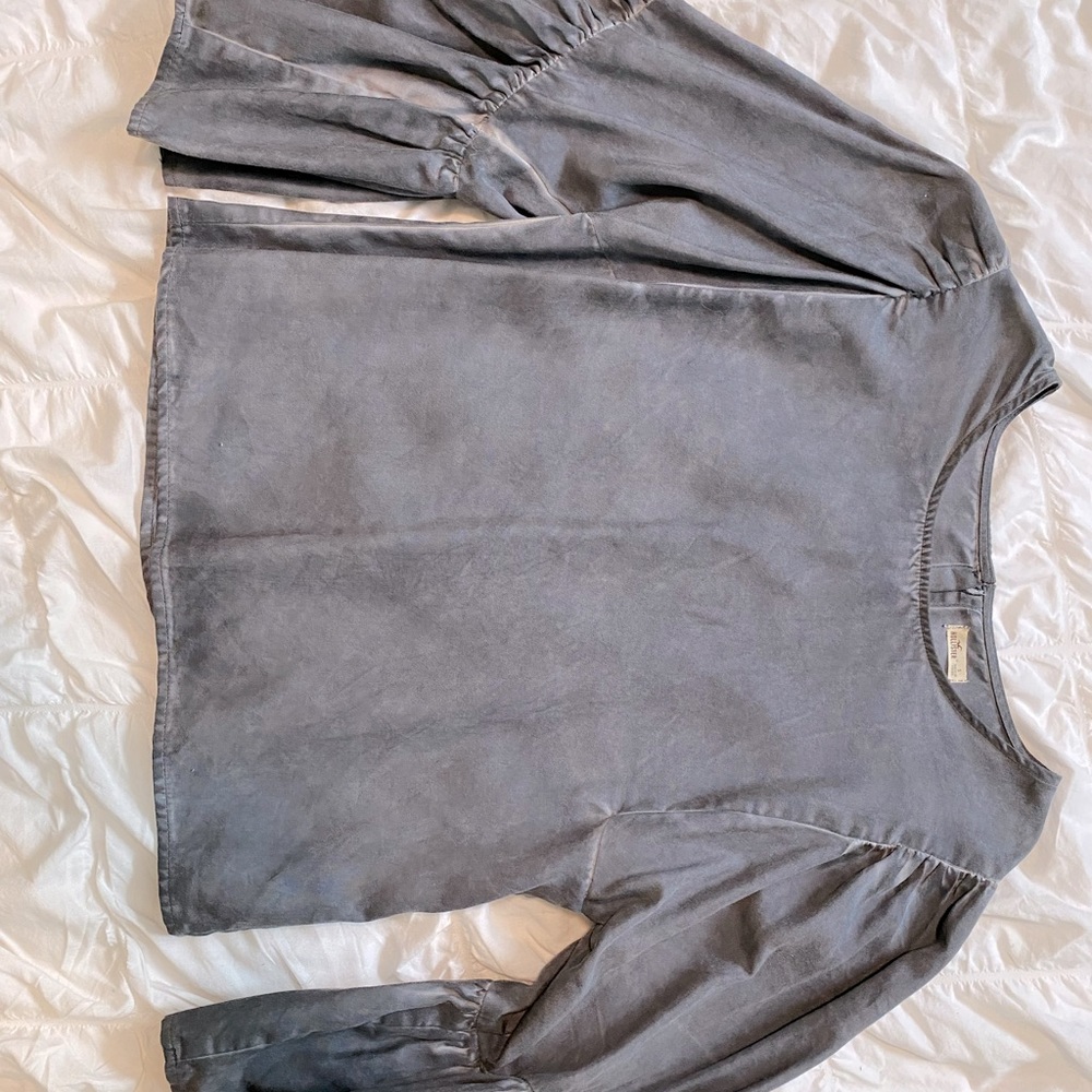 Hollister Flared Sleeve Shirt. Women’s.